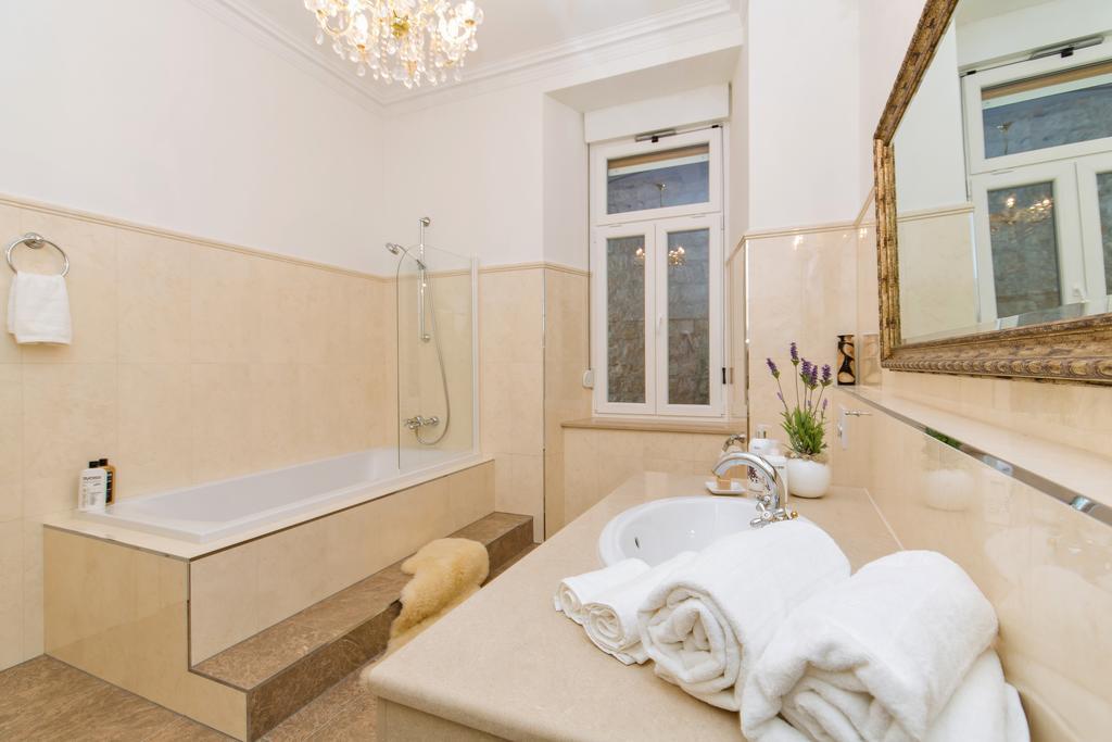 Luxury Seafront Apartment Banje Dubrovnik Eksteriør billede