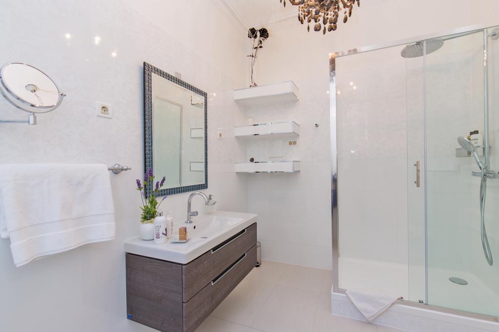 Luxury Seafront Apartment Banje Dubrovnik Eksteriør billede